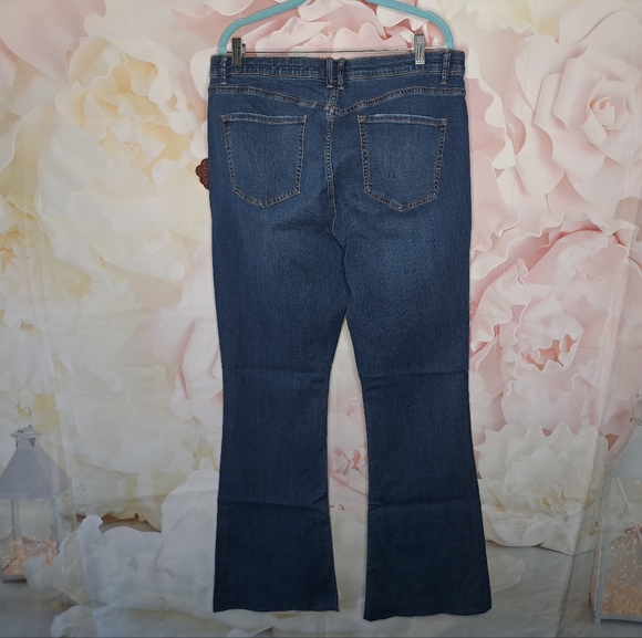 NWT Knox Rose Plus Size High Rise Distressed Bootcut Jeans Dark Wash - Picture 3 of 16
